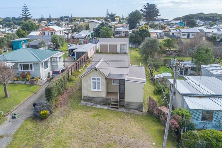 Photo of property in 22 Kauwhata Street, Himatangi Beach, Foxton, 4891