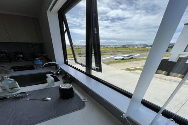 Photo of property in 2 Hinonga Loop, Silverdale, 0932