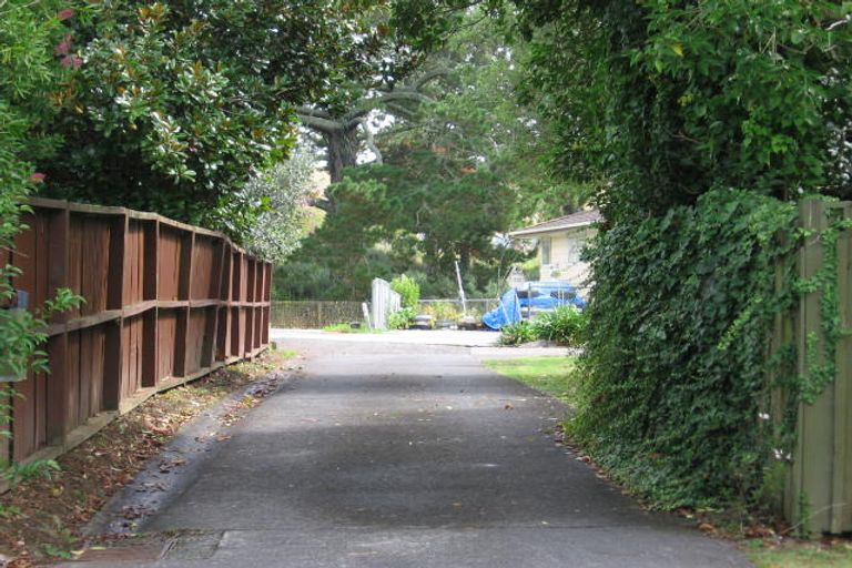 Photo of property in 40 Serwayne Place, Sunnyvale, Auckland, 0612