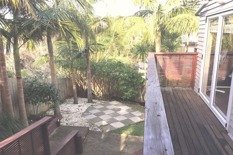 Photo of property in 34 Kiteroa Terrace, Rothesay Bay, Auckland, 0630