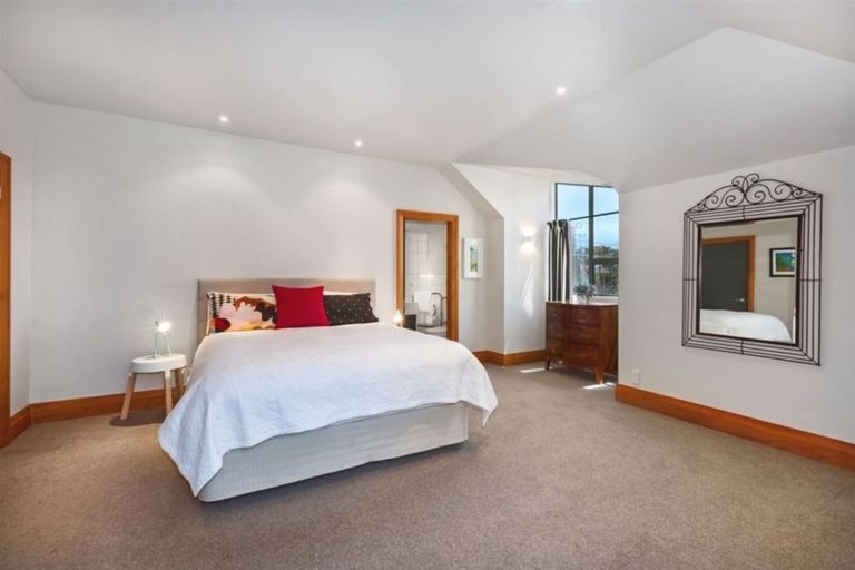 Photo of property in 363 Muritai Road, Eastbourne, Lower Hutt, 5013