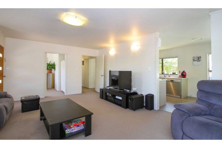 Photo of property in 1/7 Mannering Place, Hillcrest, Auckland, 0627