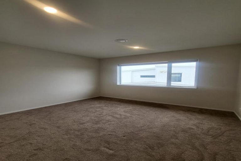 Photo of property in 2 Nohoanga Road, Karaka, Papakura, 2113