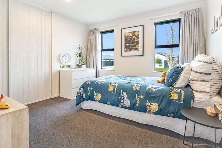 Photo of property in 11 Exeter Lane, Rolleston, 7614