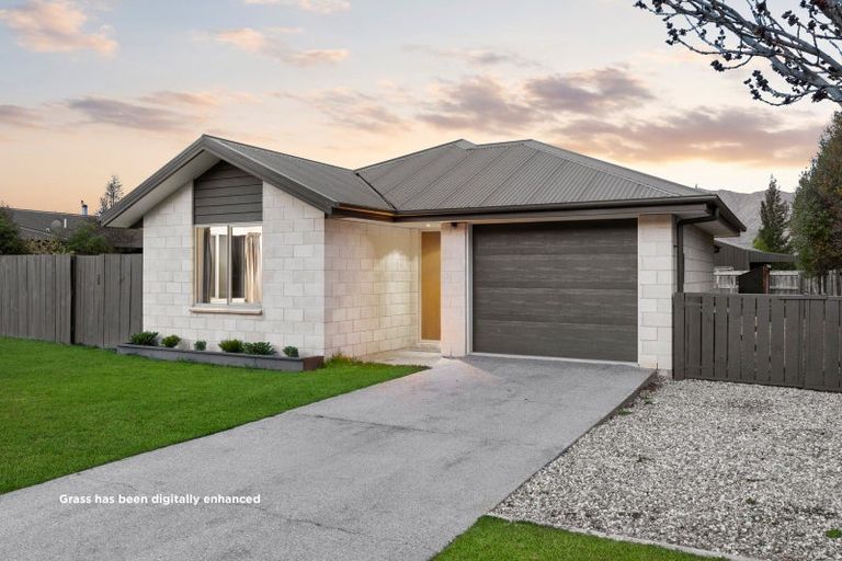 Photo of property in 25 Little Maude Drive, Lake Hawea, Wanaka, 9382