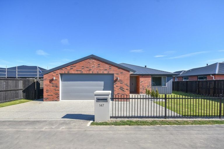 Photo of property in 147 Wingatui Road, Mosgiel, 9024