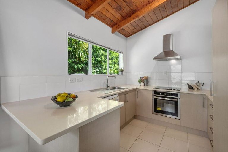 Photo of property in 2/45 Mcdowell Crescent, Hillcrest, Auckland, 0627