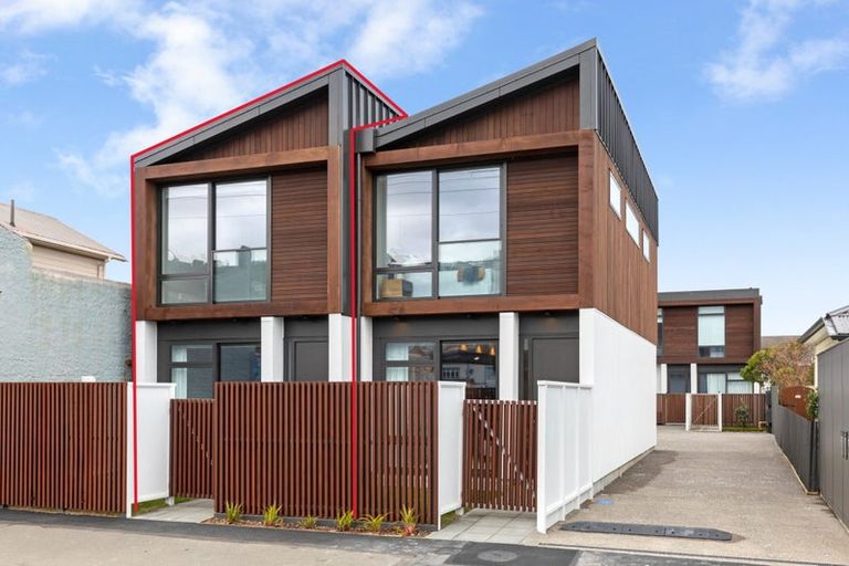 Photo of property in 1/149 Onepu Road, Lyall Bay, Wellington, 6022