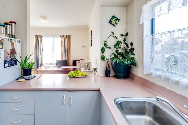 Photo of property in 75 Hillary Crescent, Maraenui, Napier, 4110