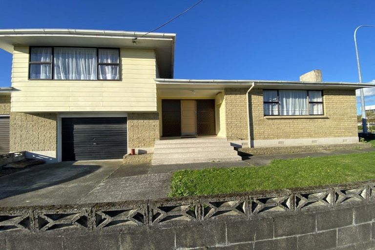 Photo of property in 105 College Street, Awapuni, Palmerston North, 4412