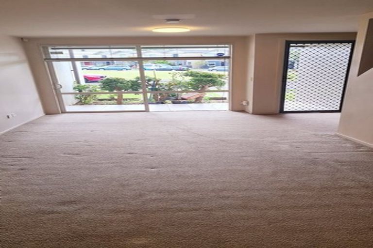 Photo of property in 15 Opito Way, East Tamaki, Auckland, 2013
