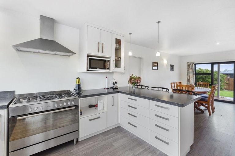 Photo of property in 14 Okarito Avenue, Levin, 5510