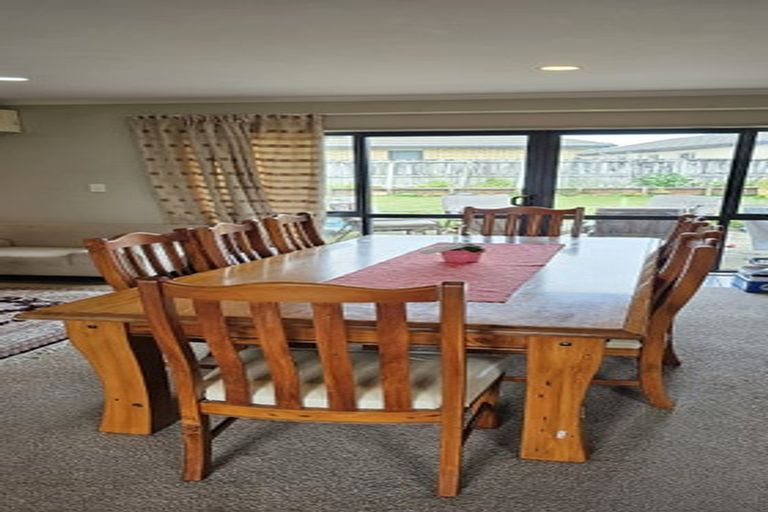 Photo of property in 5 Whitney Place, Rototuna North, Hamilton, 3210