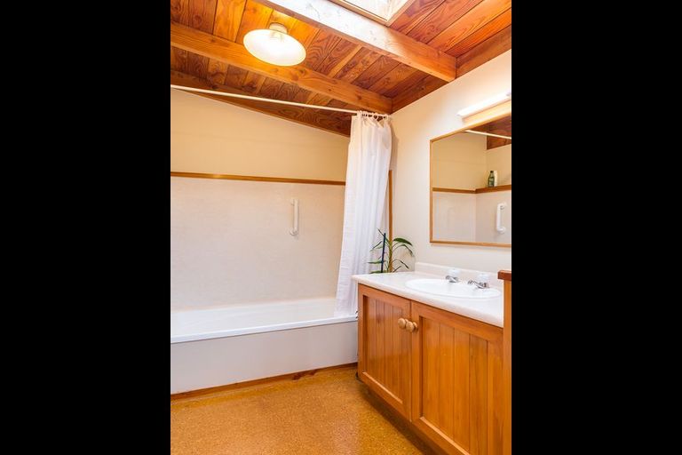 Photo of property in 56 Oxley Crescent, Broad Bay, Dunedin, 9014