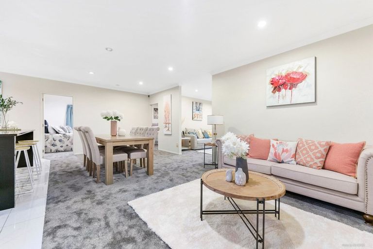Photo of property in 1 Stamford Crescent, Flat Bush, Auckland, 2019