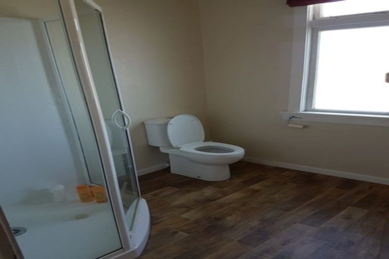 Photo of property in 42 Mary Street, Winton, 9720