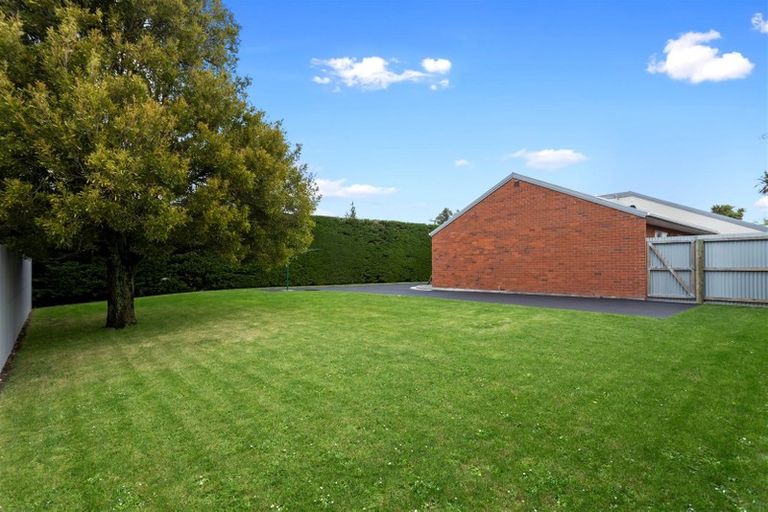 Photo of property in 134 High Street, Oxford, 7430