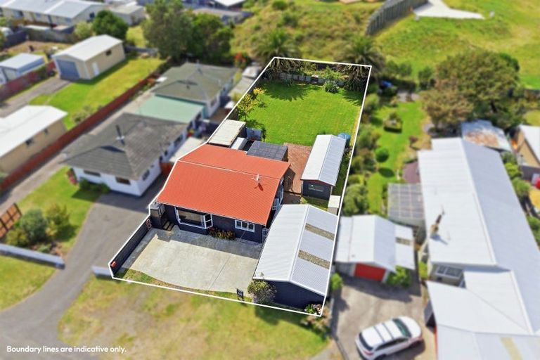 Photo of property in 10 Andresen Street, Foxton Beach, Foxton, 4815