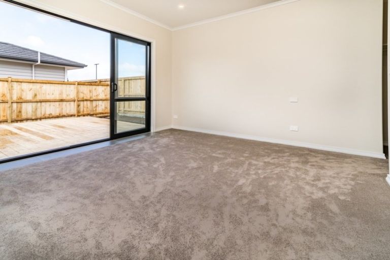 Photo of property in 16 Rauaruhe Road, Karaka, Papakura, 2113