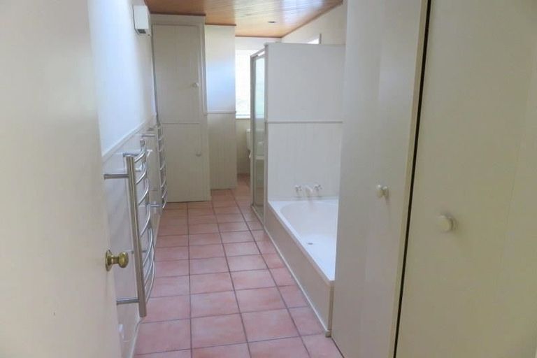 Photo of property in 45 Guthrie Road, Havelock North, 4130