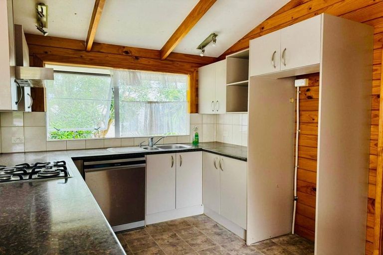 Photo of property in 28a Sandgate Avenue, Botany Downs, Auckland, 2010