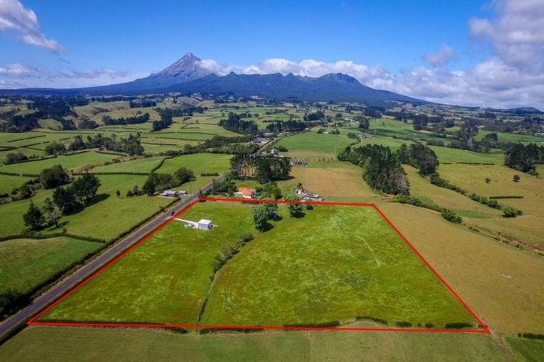 Photo of property in 1250 Mangorei Road, Mangorei, New Plymouth, 4371