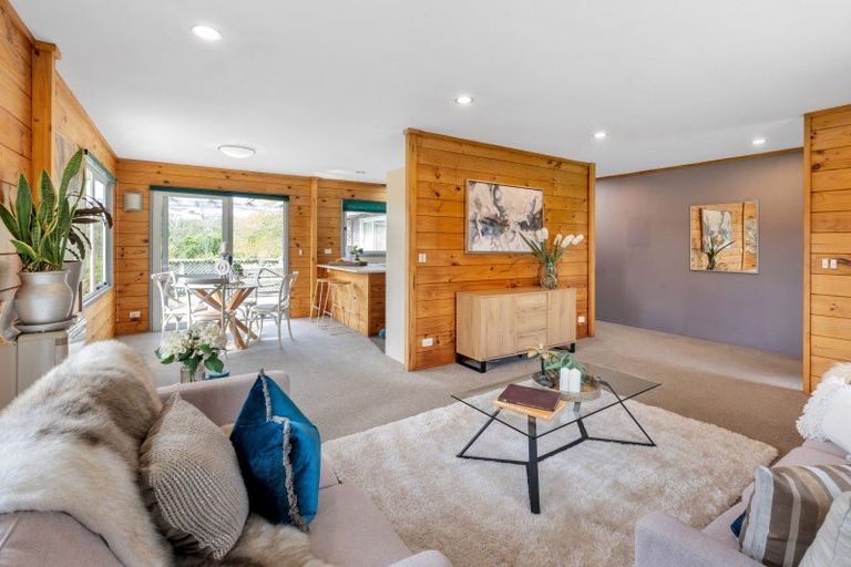 Photo of property in 34 Lochend Place, Highland Park, Auckland, 2010