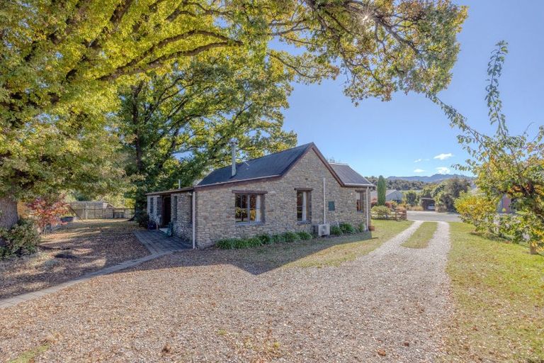 Photo of property in 7 Mclellan Place, Albert Town, Wanaka, 9305