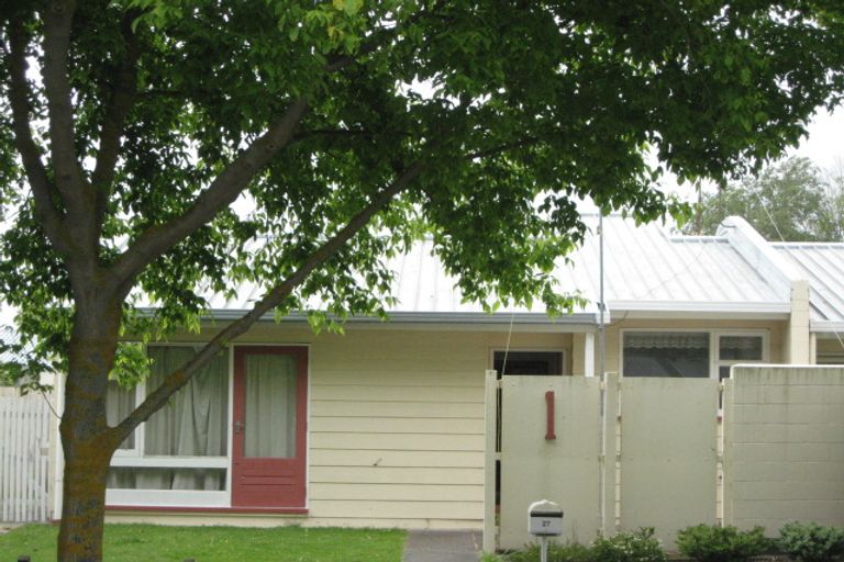 Photo of property in 1/27 Clivedon Place, Redwood, Christchurch, 8051