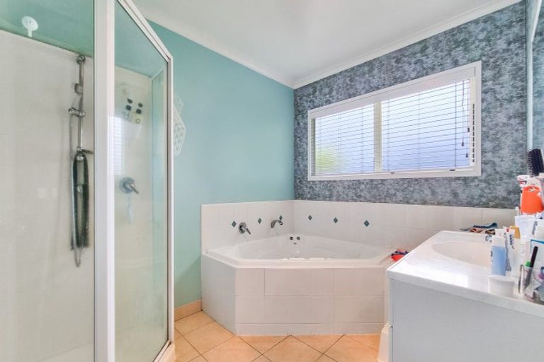 Photo of property in 38 Owhatiura Drive, Lynmore, Rotorua, 3010