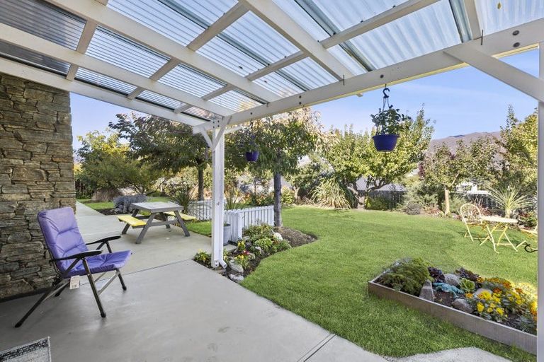 Photo of property in 83 Rob Roy Lane, Wanaka, 9305