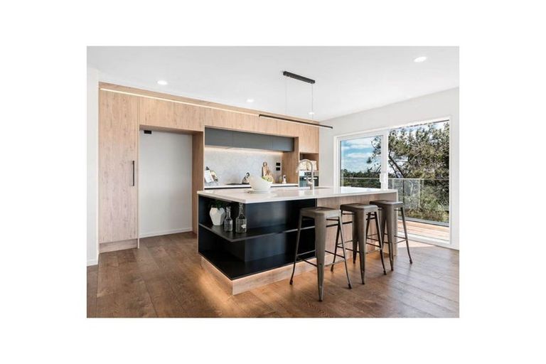 Photo of property in 185b Browns Bay Road, Browns Bay, Auckland, 0630