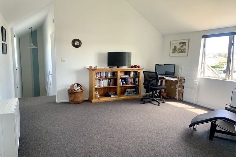 Photo of property in 24 Somme Street, St Albans, Christchurch, 8014