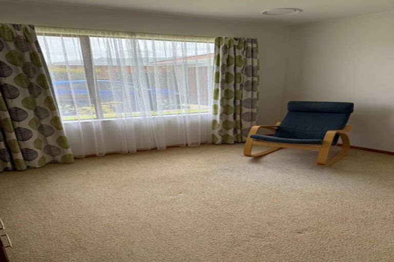 Photo of property in 7 Wakefield Grove, Waikanae, 5036