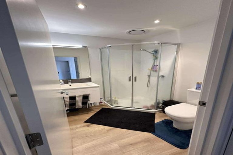 Photo of property in 8/38 Jane Maree Road, Kumeu, 0810