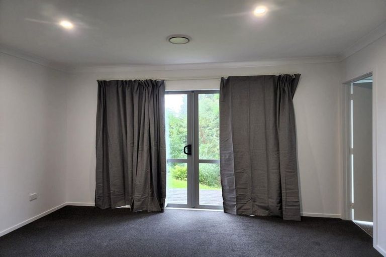 Photo of property in 1185 South Road, Oakura, 4314