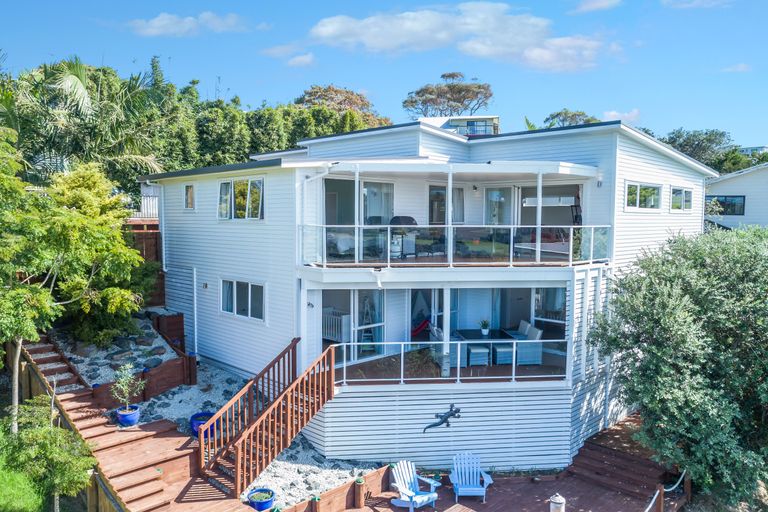 Photo of property in 90 Shakespear Road, Army Bay, Whangaparaoa, 0930