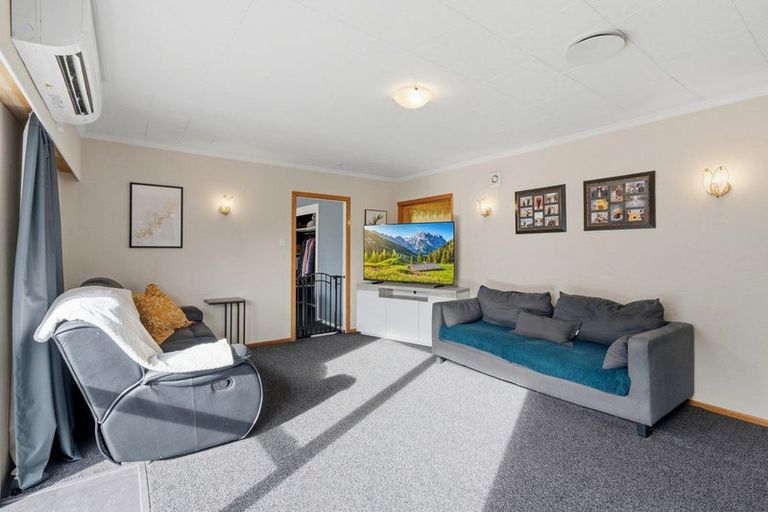 Photo of property in 12 Charles Street, East Gore, Gore, 9710