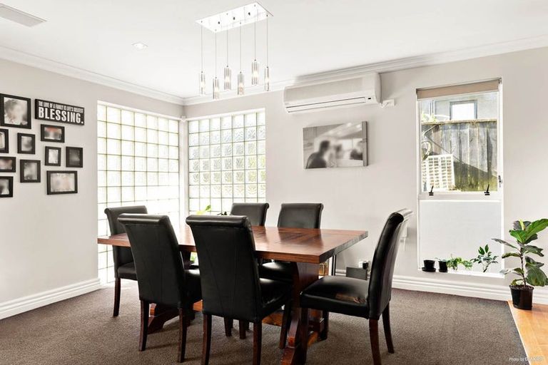 Photo of property in 8a Oteha Valley Road, Northcross, Auckland, 0632