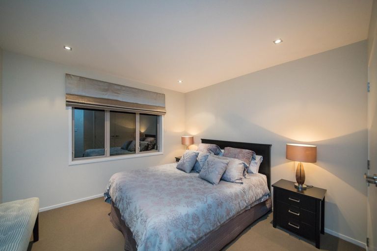 Photo of property in 2 Grand Oaks Drive, Awapuni, Palmerston North, 4412