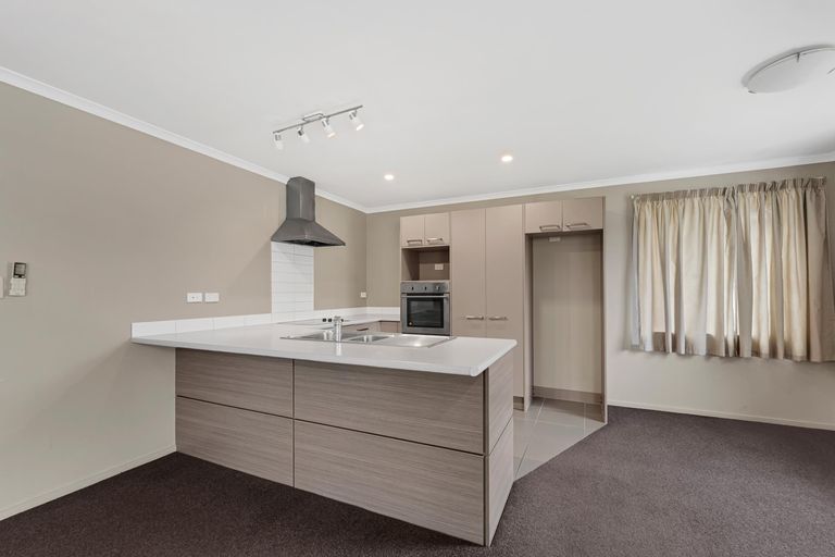 Photo of property in 4 Waitaua Street, Papakura, 2110