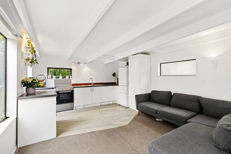 Photo of property in 63 Elmslie Road, Pinehaven, Upper Hutt, 5019