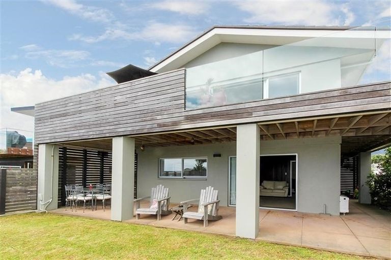 Photo of property in 40 Messenger Terrace, Oakura, 4314