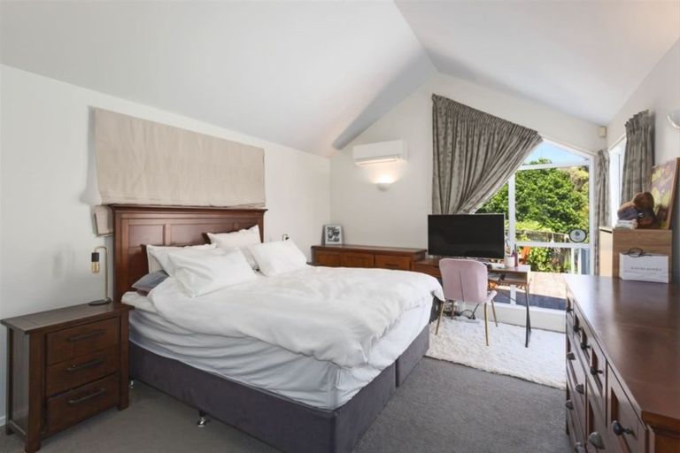 Photo of property in 2 Saint Ives Drive, Camborne, Porirua, 5026