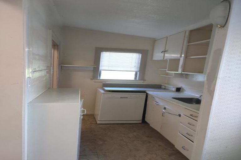 Photo of property in 14 Bedford Street, Te Atatu South, Auckland, 0610