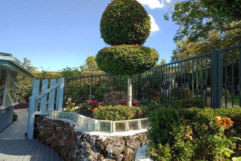 Photo of property in 20 Woodcote Drive, Glenfield, Auckland, 0629