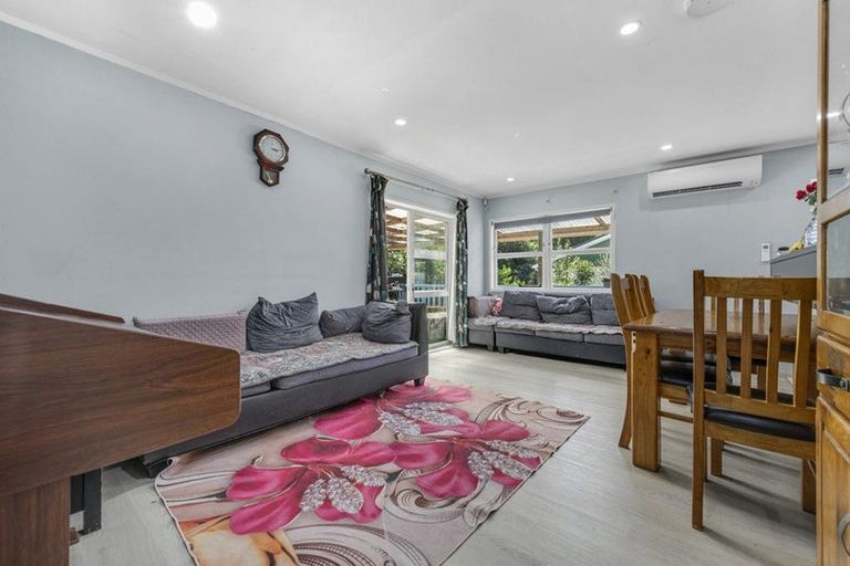 Photo of property in 2/55 Ennis Avenue, Pakuranga Heights, Auckland, 2010