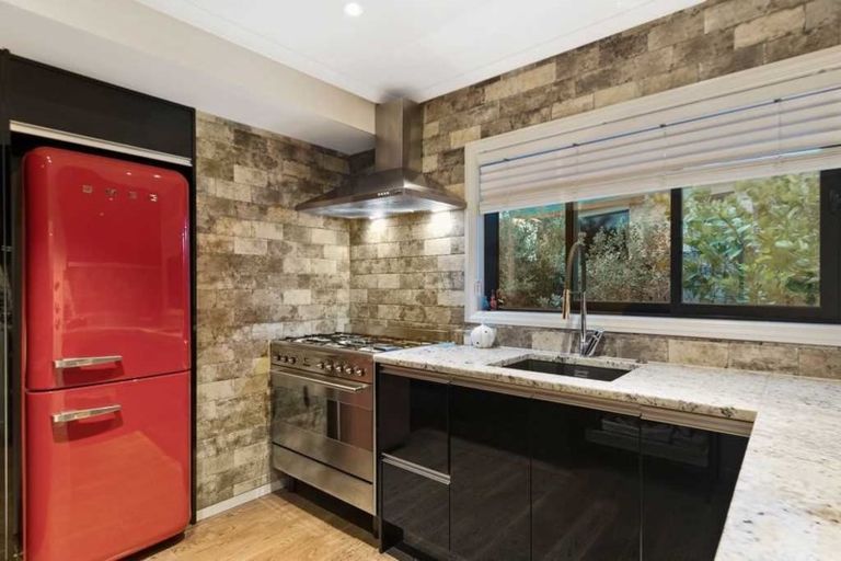 Photo of property in 1 Hugh Drive, Pinehill, Auckland, 0632