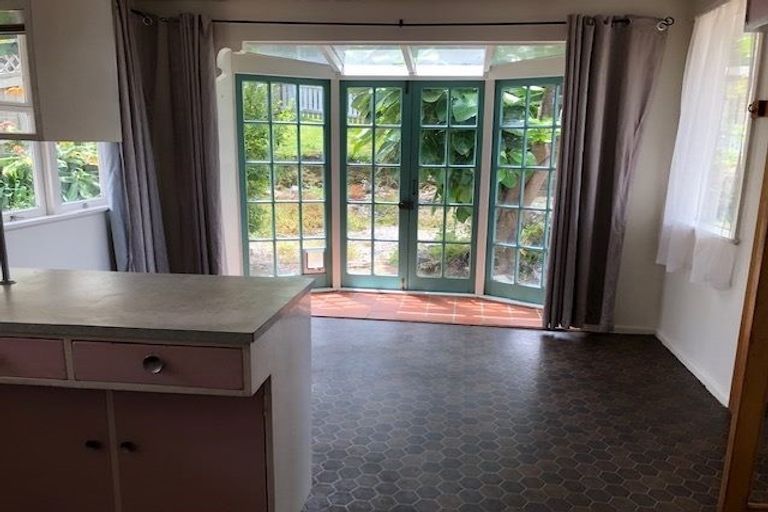 Photo of property in 4 Bevyn Street, Castor Bay, Auckland, 0620