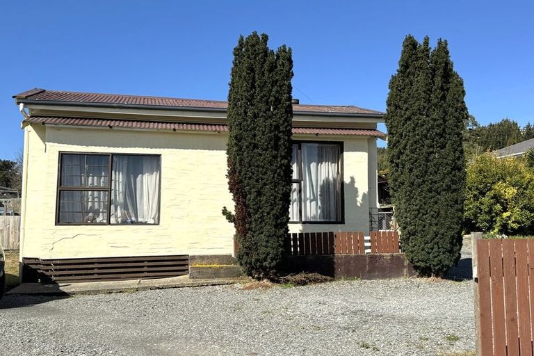 Photo of property in 82 Salcombe Street, Kaitangata, 9210